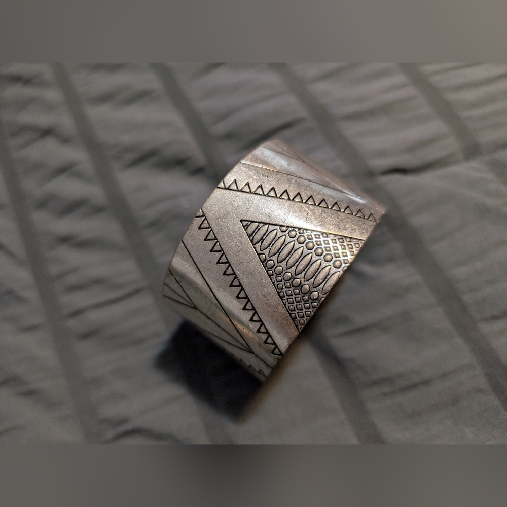 Silver Geometric/Aztec Patterned Bracelet